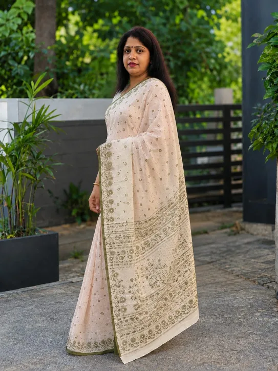 Women's Elegant Cream Floral Cotton Saree - Image 3